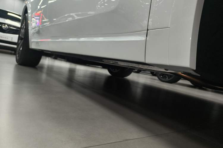 Used Li Auto L8 2025 Pro Smart Refresh Edition Right Side Sill