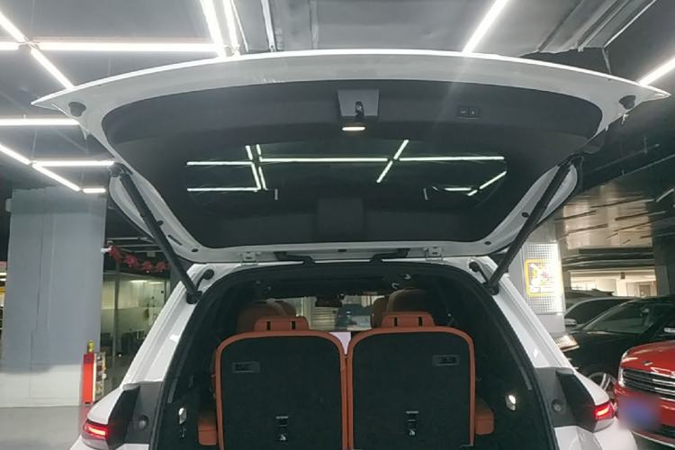 Used Li Auto L8 2025 Max Smart Refresh Edition Trunk