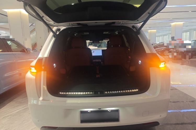 Used Li Auto L8 2025 Ultra Smart Refreshed Edition Trunk