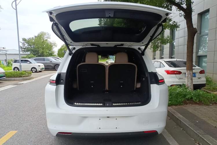 Used Li Auto L8 2025 Max Smart Refresh Edition Trunk