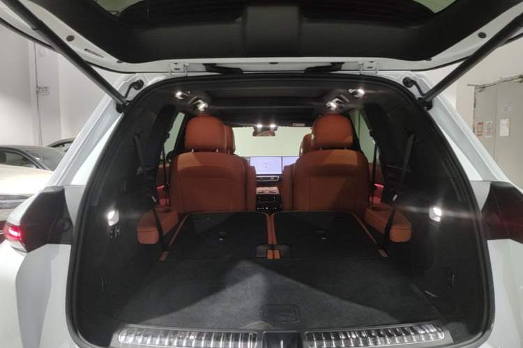Used Li Auto L8 2025 Max Smart Refresh Edition Trunk