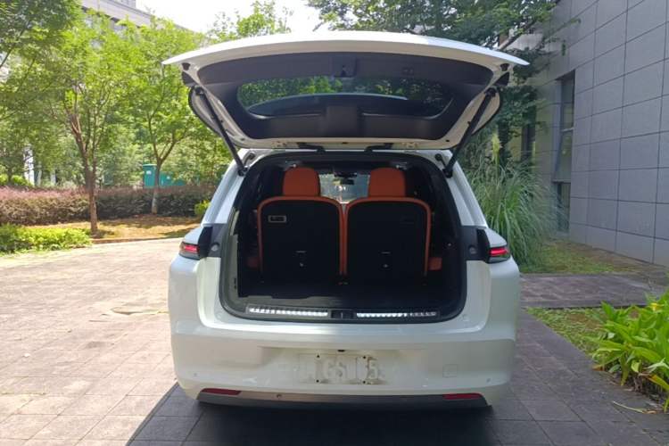 Used Li Auto L8 2025 Ultra Smart Refreshed Edition Trunk