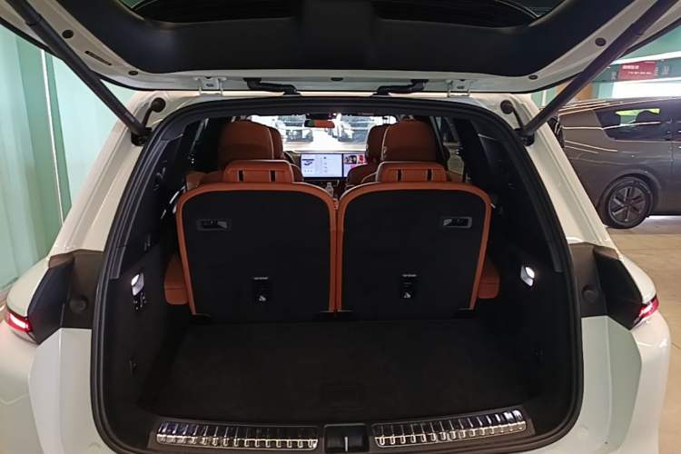Used Li Auto L8 2025 Ultra Smart Refreshed Edition Trunk