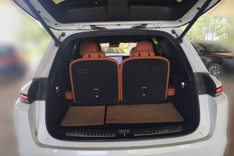 Used Li Auto L8 2025 Max Smart Refresh Edition Trunk