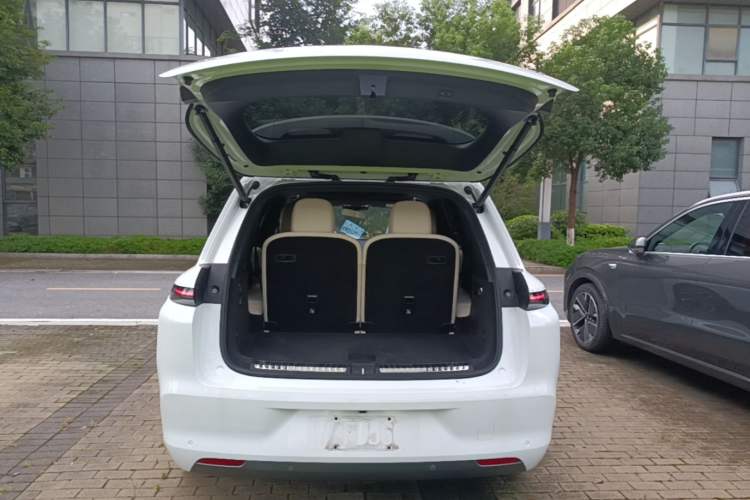 Used Li Auto L8 2025 Max Smart Refresh Edition Trunk
