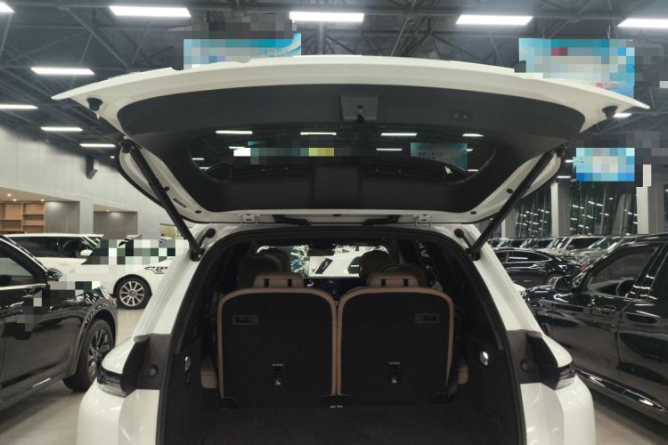 Used Li Auto L8 2025 Pro Smart Refresh Edition Trunk