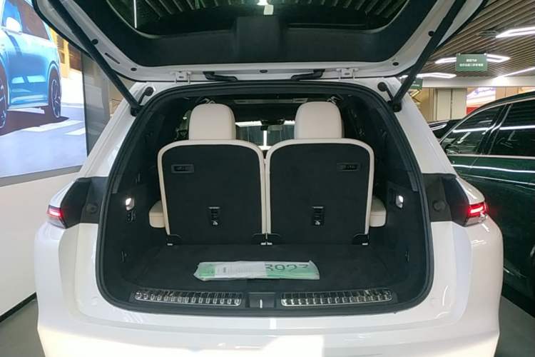 Used Li Auto L8 2025 Ultra Smart Refreshed Edition Trunk