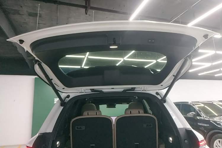 Used Li Auto L8 2025 Max Smart Refresh Edition Trunk