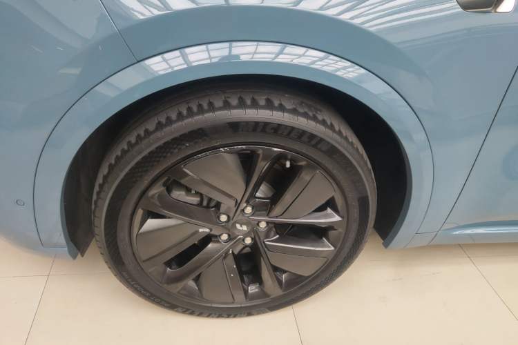 Used Li Auto L9 2022 Max model Exterior 5