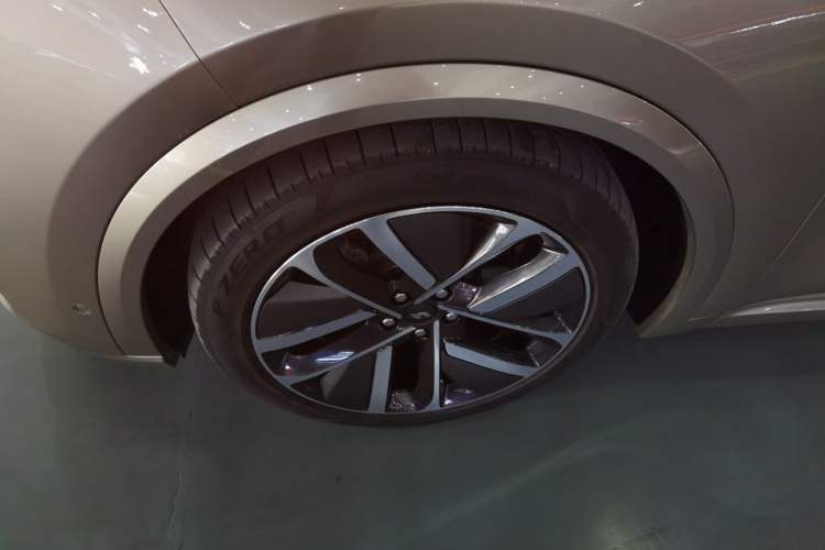 Used Li Auto L9 2022 Max model Exterior 7