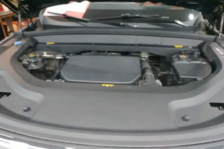 Used Li Auto L9 2022 Max model Engine Bay