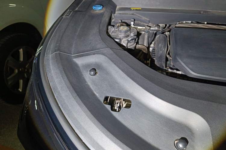 Used Li Auto L9 2022 Max model Engine Bay Right
