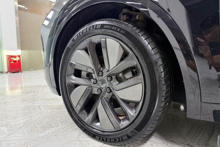 Used Li Auto L9 2022 Max model Exterior 3