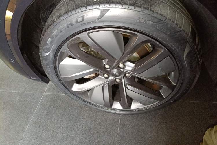 Used Li Auto L9 2022 Max model Exterior 4