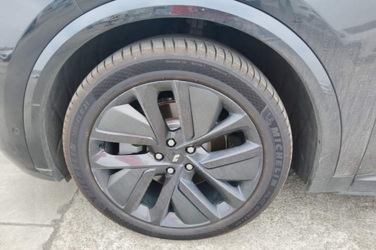 Used Li Auto L9 2022 Max model Exterior 4