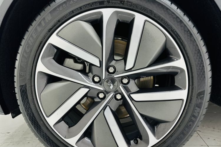 Used Li Auto L9 2022 Max model Exterior 4