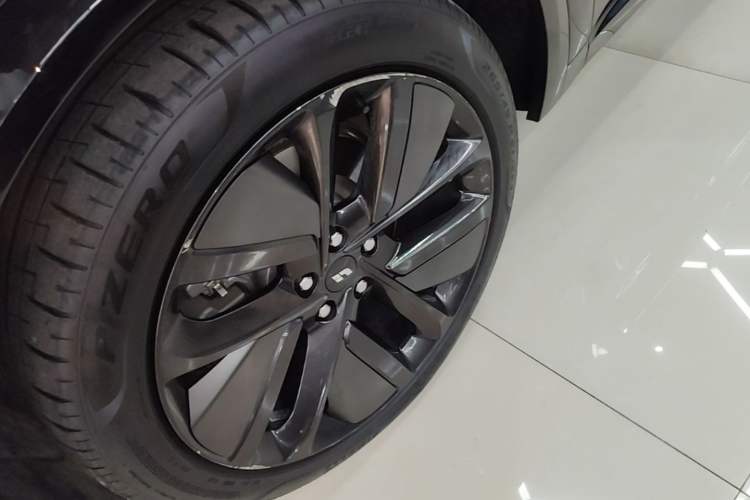 Used Li Auto L9 2022 Max model Exterior 4
