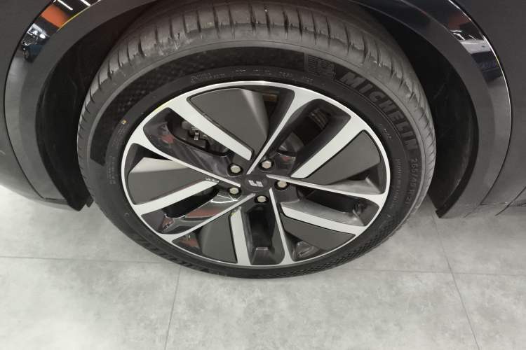 Used Li Auto L9 2022 Max model Exterior 4
