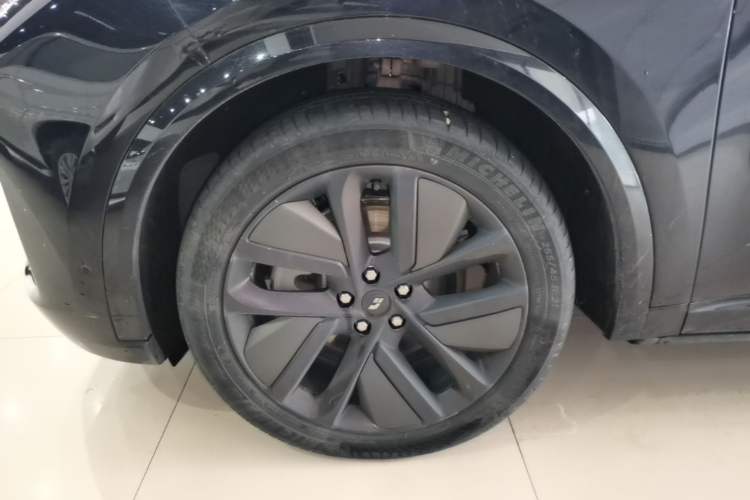 Used Li Auto L9 2022 Max model Exterior 4