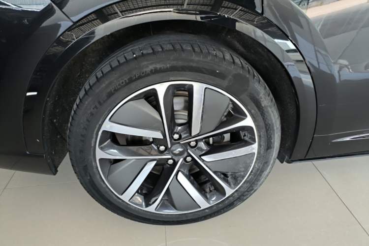 Used Li Auto L9 2022 Max model Exterior 5