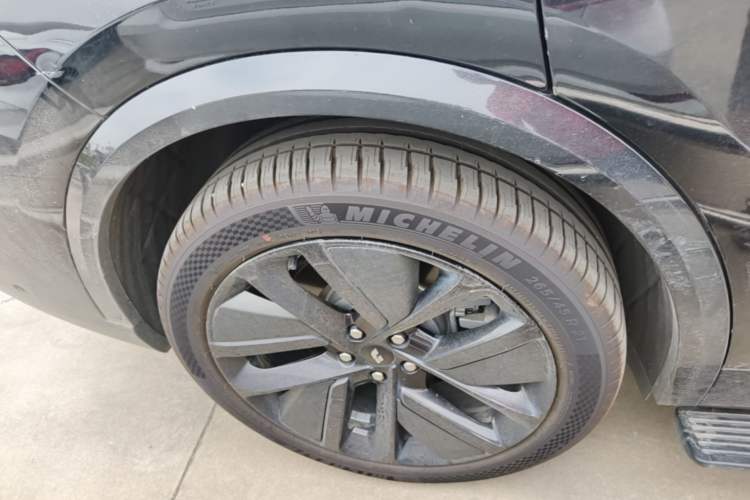 Used Li Auto L9 2022 Max model Exterior 5