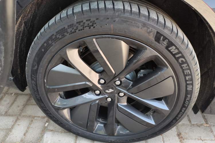 Used Li Auto L9 2022 Max model Exterior 5