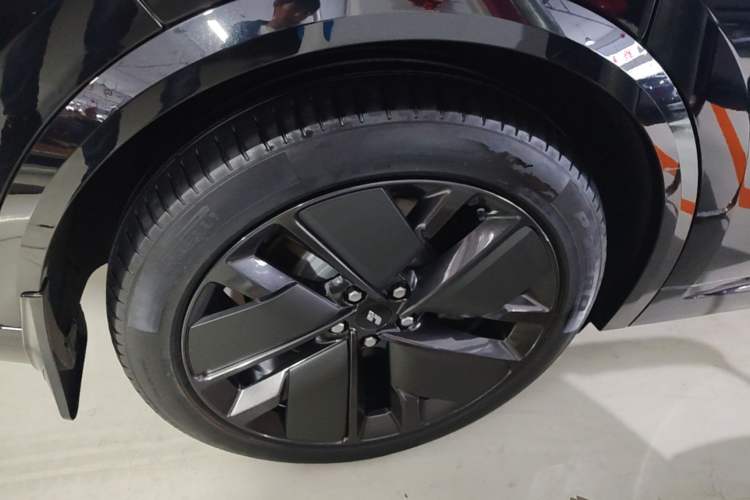 Used Li Auto L9 2022 Max model Exterior 5