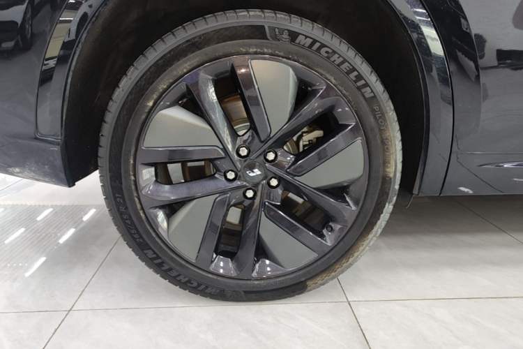 Used Li Auto L9 2022 Max model Exterior 5