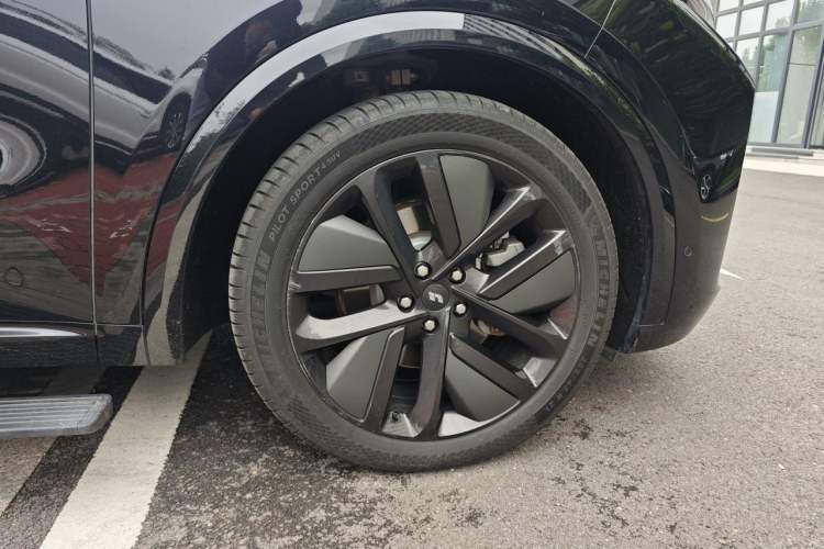 Used Li Auto L9 2022 Max model Exterior 7