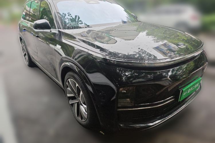 Used Li Auto L9 2022 Max model Front Right 45 Deg