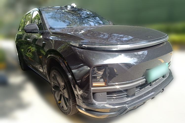 Used Li Auto L9 2022 Max model Front Right 45 Deg