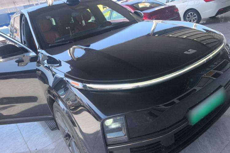 Used Li Auto L9 2022 Max model Front Right 45 Deg