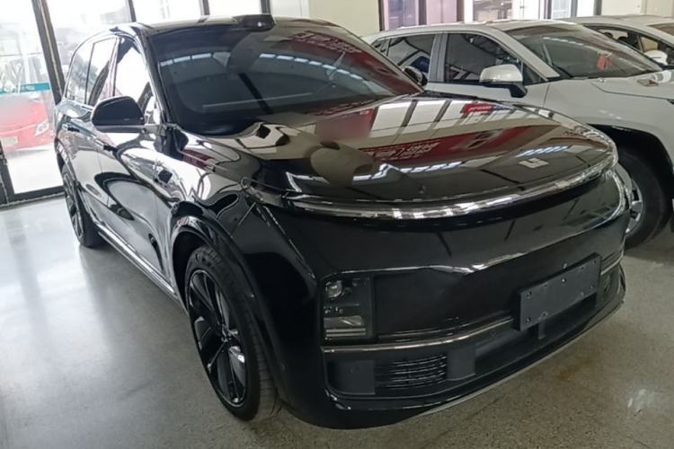 Used Li Auto L9 2022 Max model Front Right 45 Deg