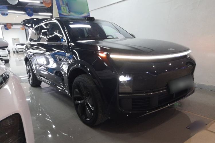Used Li Auto L9 2022 Max model Front Right 45 Deg