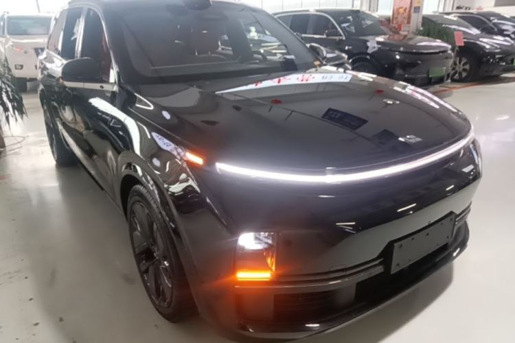 Used Li Auto L9 2022 Max model Front Right 45 Deg