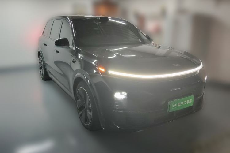 Used Li Auto L9 2022 Max model Front Right 45 Deg