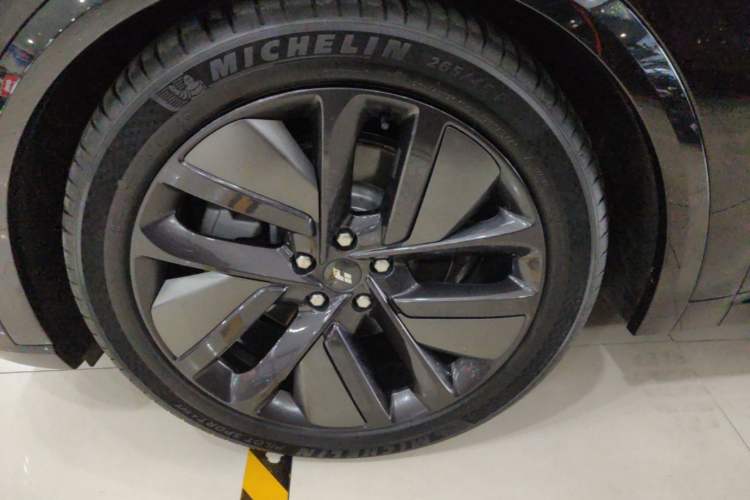 Used Li Auto L9 2022 Max model Left Front Wheel Hub