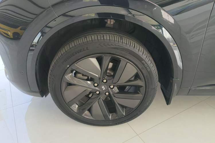 Used Li Auto L9 2022 Max model Left Front Wheel Hub