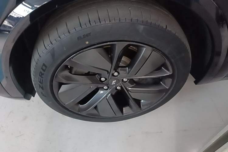 Used Li Auto L9 2022 Max model Left Front Wheel Hub