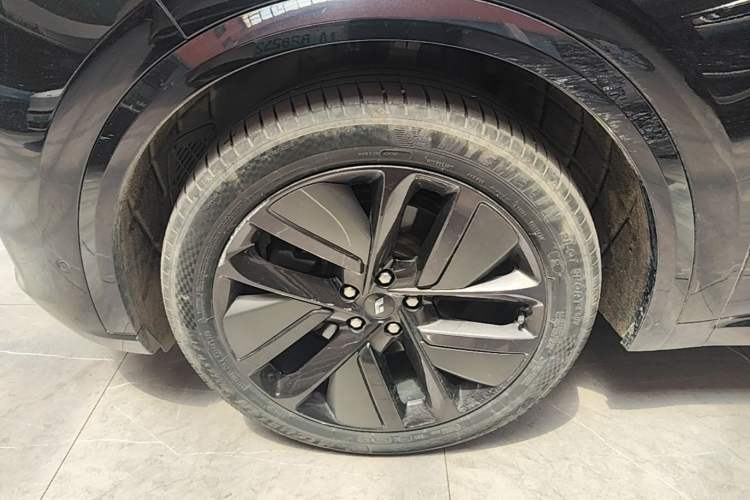 Used Li Auto L9 2022 Max model Left Front Wheel Hub