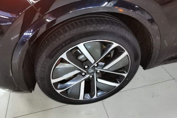 Used Li Auto L9 2022 Max model Left Front Wheel Hub