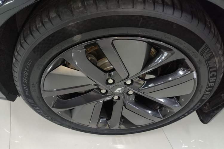 Used Li Auto L9 2022 Max model Left Front Wheel Hub
