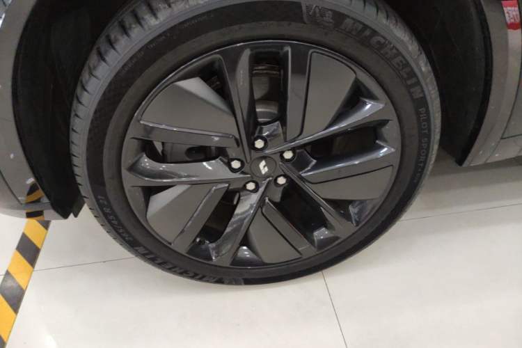 Used Li Auto L9 2022 Max model Left Front Wheel Hub