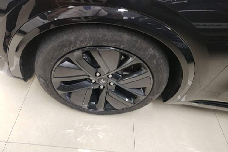Used Li Auto L9 2022 Max model Left Front Wheel Hub