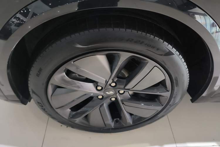 Used Li Auto L9 2022 Max model Left Front Wheel Hub