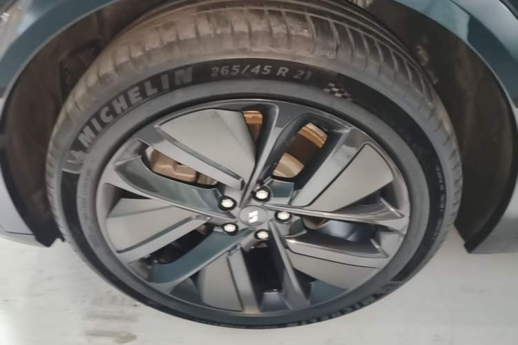 Used Li Auto L9 2022 Max model Left Front Wheel Hub