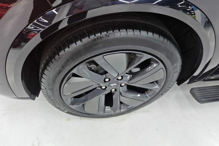 Used Li Auto L9 2022 Max model Left Front Wheel Hub