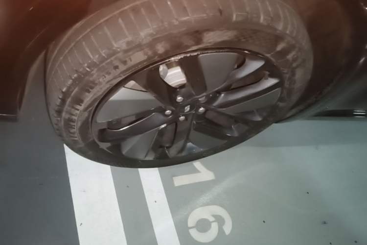 Used Li Auto L9 2022 Max model Left Front Wheel Hub