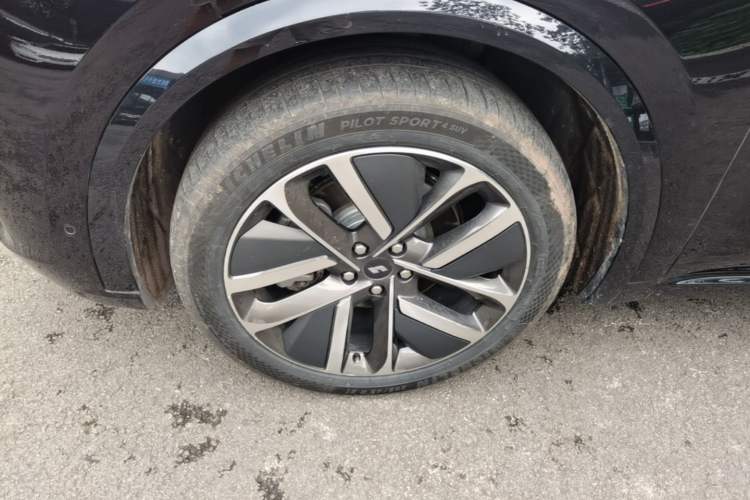 Used Li Auto L9 2022 Max model Left Front Wheel Hub