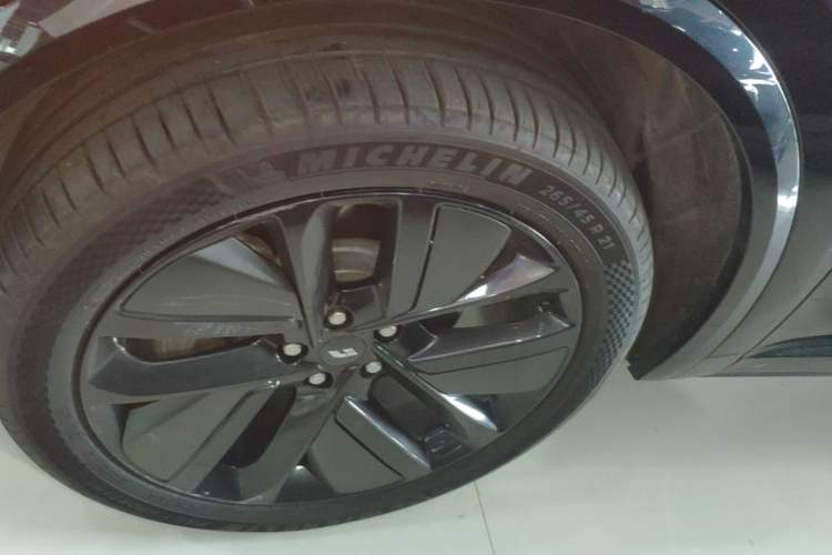 Used Li Auto L9 2022 Max model Left Front Wheel Hub